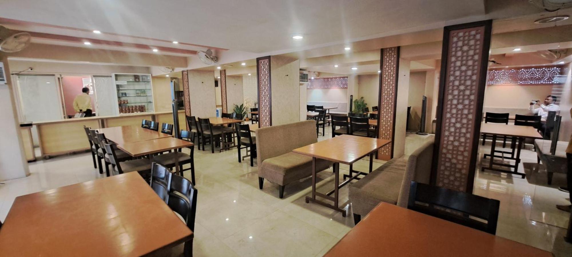 Hotel Swaroop Pune Zewnętrze zdjęcie