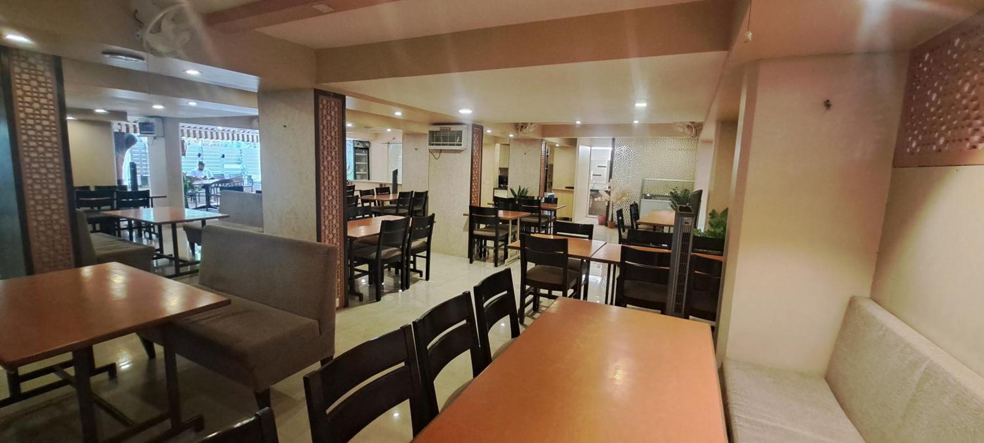Hotel Swaroop Pune Zewnętrze zdjęcie