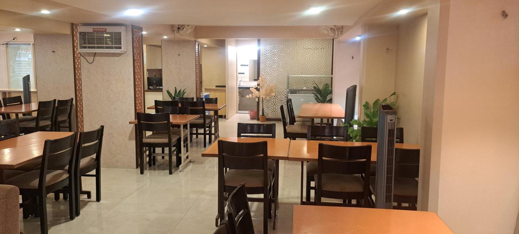 Hotel Swaroop Pune Zewnętrze zdjęcie