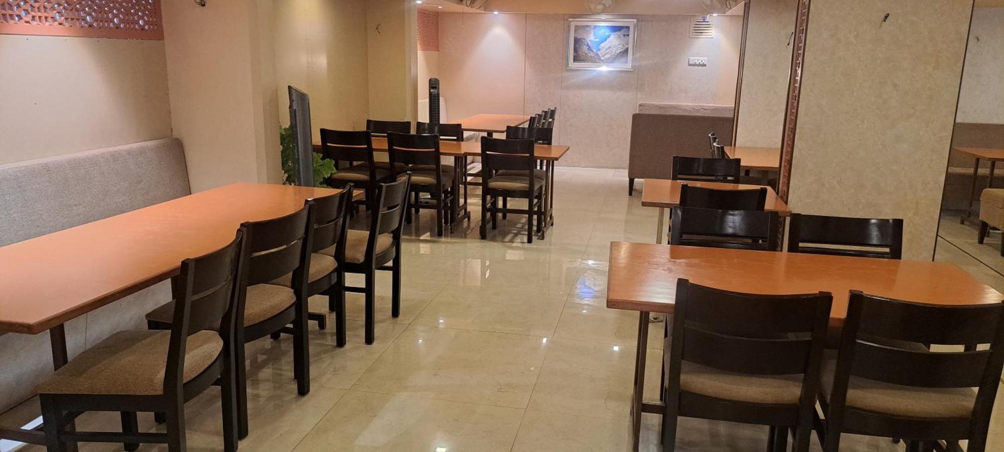 Hotel Swaroop Pune Zewnętrze zdjęcie