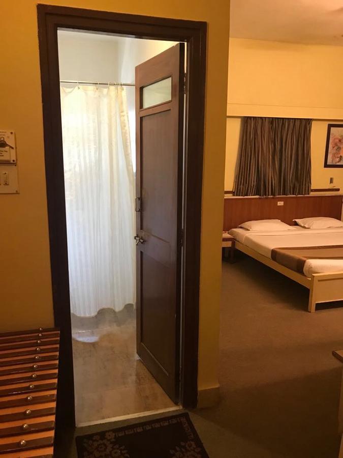 Hotel Swaroop Pune Zewnętrze zdjęcie