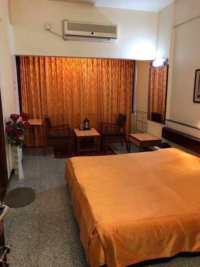 Hotel Swaroop Pune Zewnętrze zdjęcie